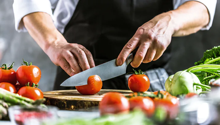 3 couteaux indispensables dans une cuisine professionnelle