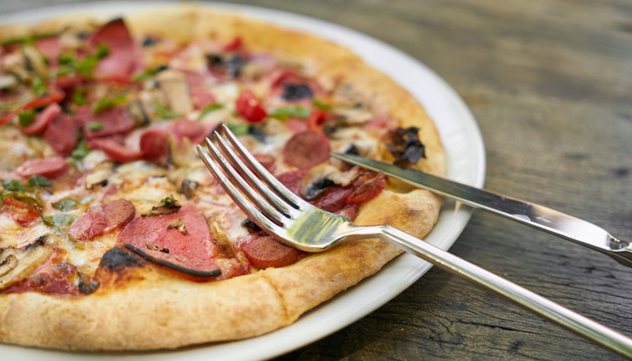 Comment faire une pizza sans levure : recette et astuces