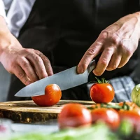 3 couteaux indispensables dans une cuisine professionnelle
