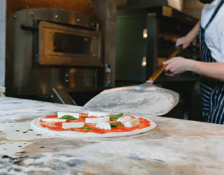 En Italie, une polémique autour du prix des pizzas agace les Napolitains 