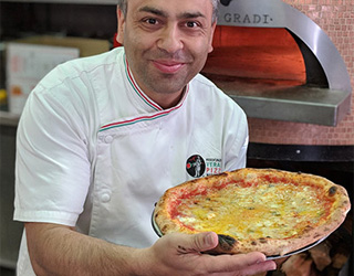 Nouveau record : la pizza aux 154 fromages !