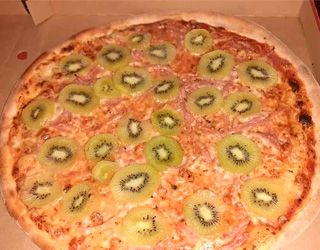 Une pizza au kiwi choque les Italiens ! 