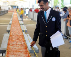Record : la plus longue pizza est à Milan