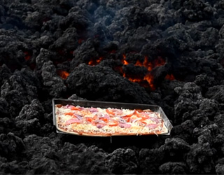 Au Guatemala, un pizzaïolo fait cuire ses pizzas sur un volcan 