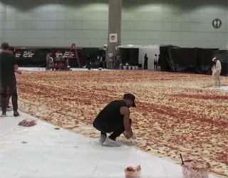 Plus grande pizza du monde : record battu avec 1300 m²